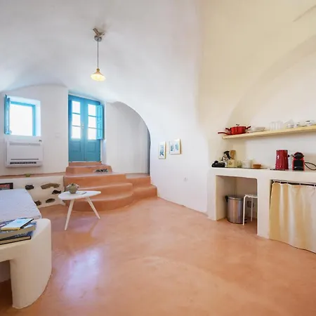 Ferienhaus Santorinio Yellow House *